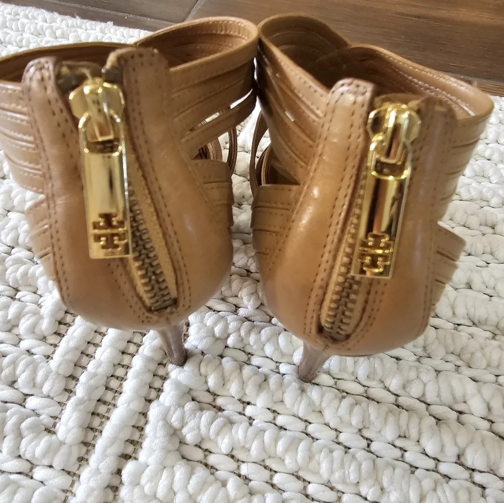 TORY BURCH LIV CAMEL BROWN TAN STRAPPY HEELS SZ 7.5